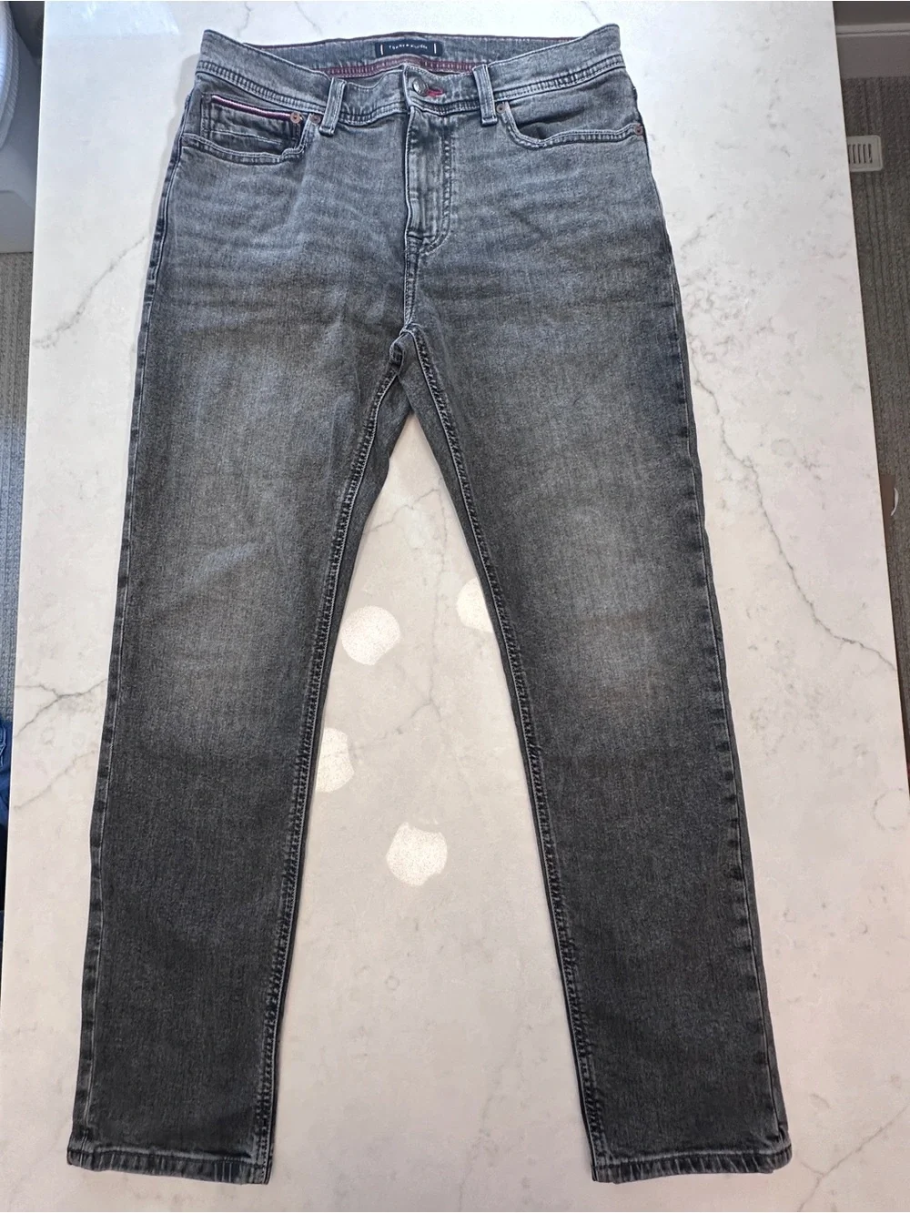 TOMMY HILFIGER MENS JEANS 32/30 Grey Black Wash.